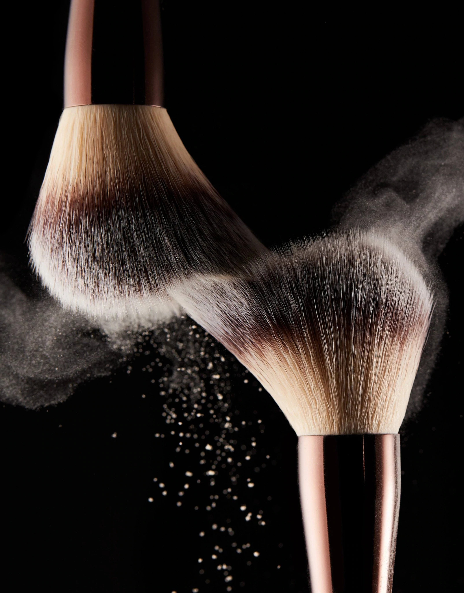 Hourglass Veil Powder Brush​